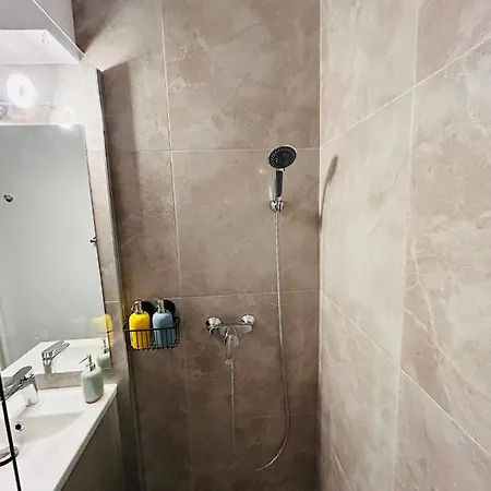 Apartament Modern Studio Near The Old Town Center, Subway, Park And Mall Bucureşti